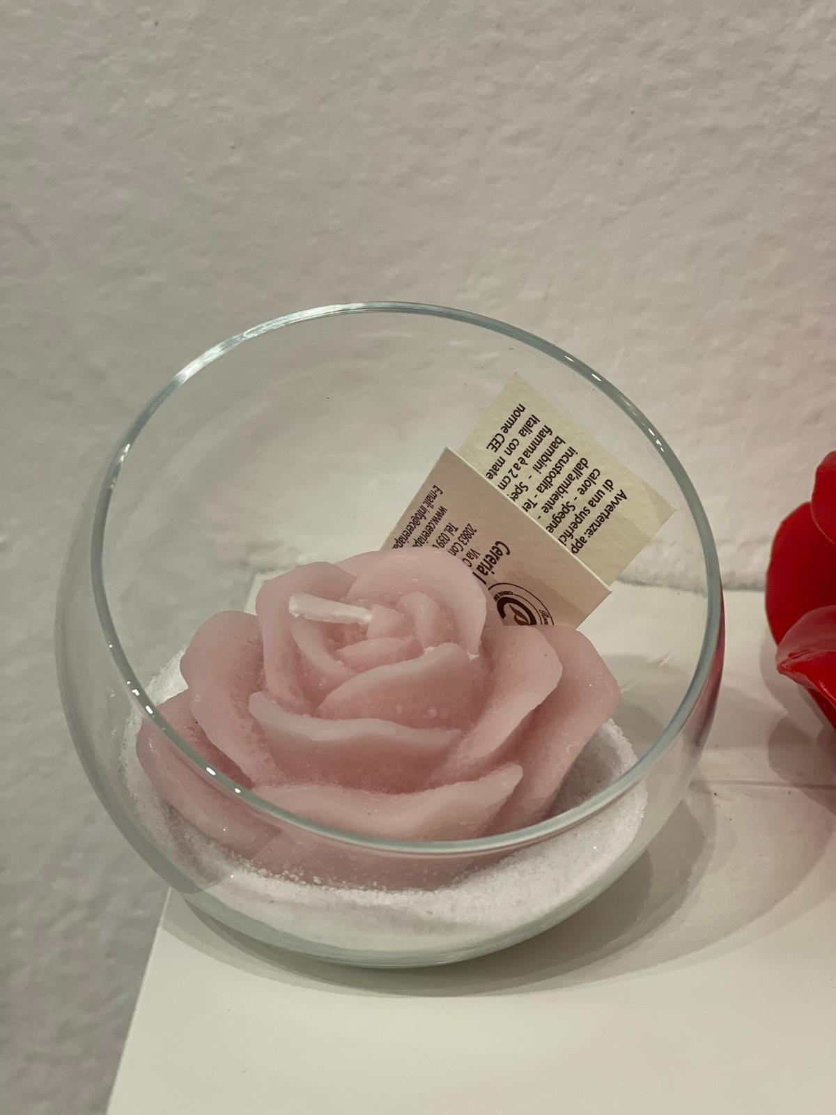 Mezza sfera con candela a forma di rosa