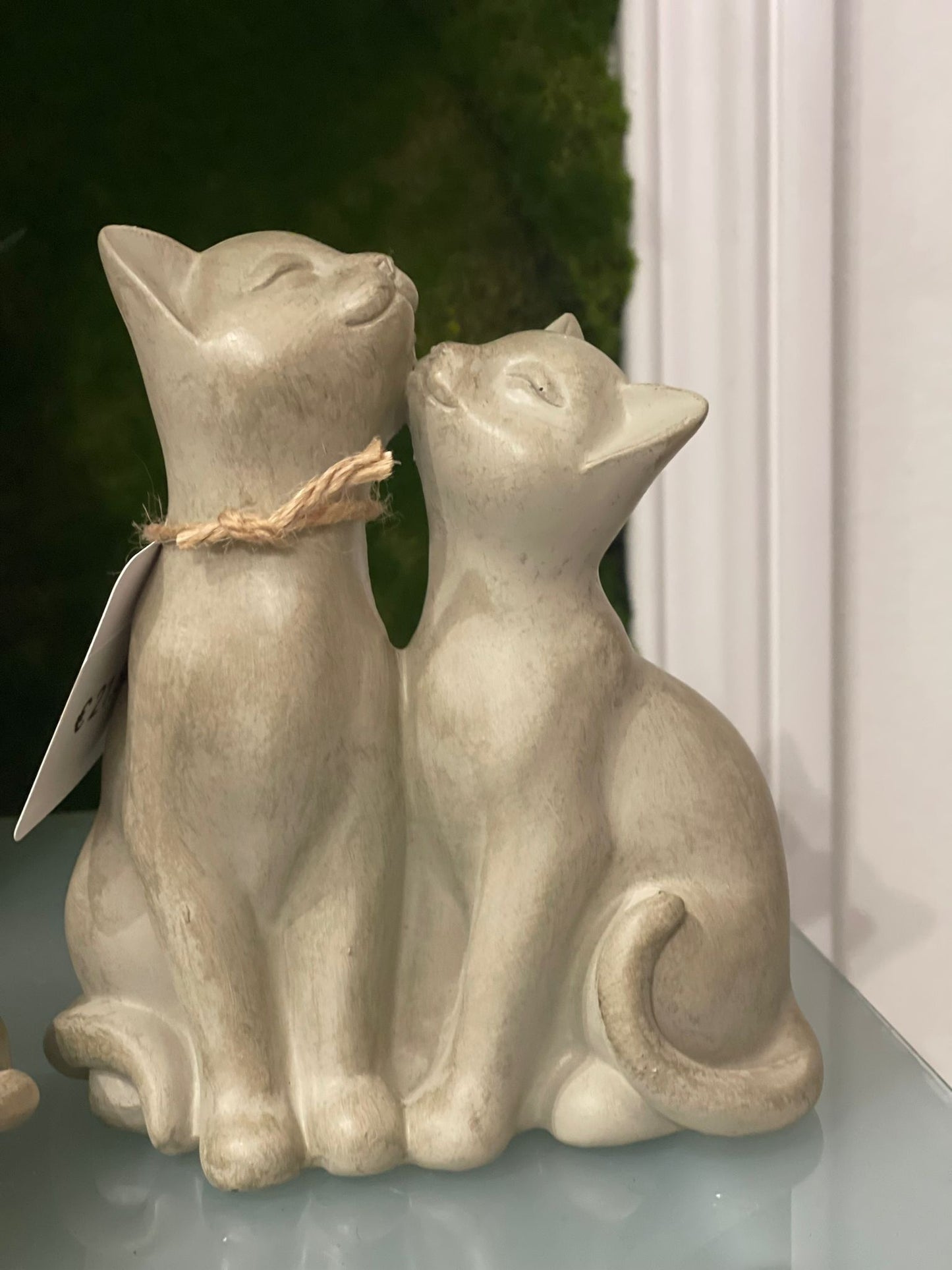 2 gattini in resina grigio