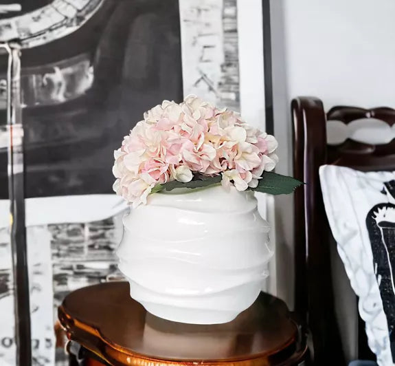 Vaso moderno ondulato