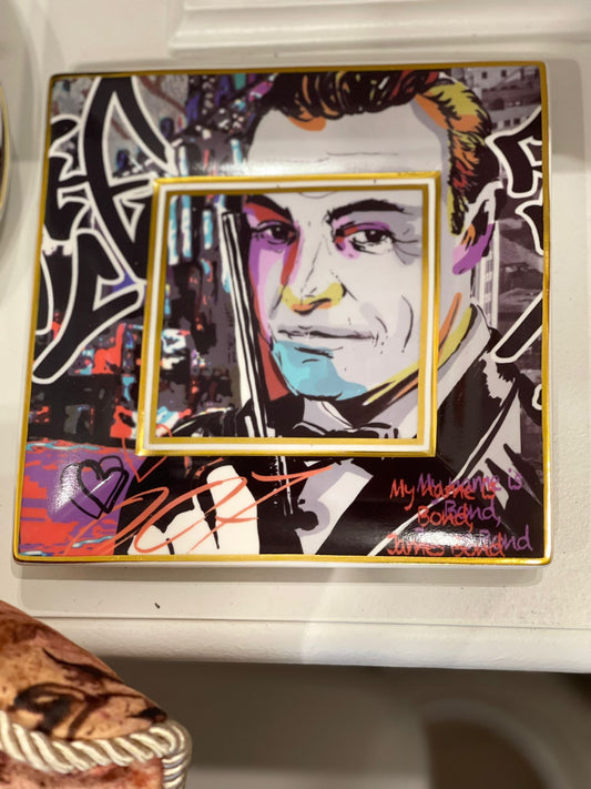 Svuota-tasche in ceramica con personaggi iconici “BACI MILANO“